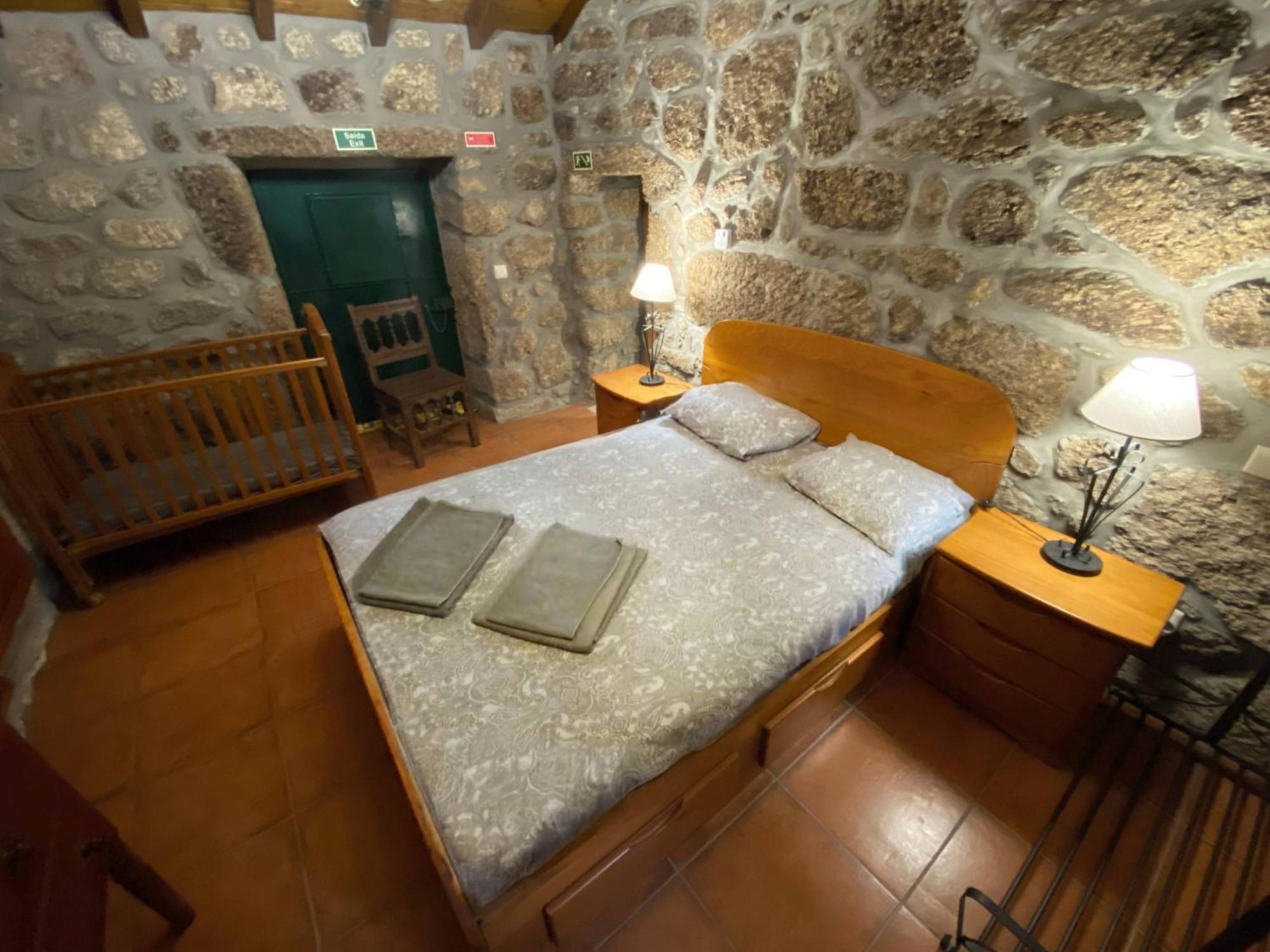 Refugio Rural No Geres - Casa Araujo De Sousa Терраш-ди-Бору Экстерьер фото
